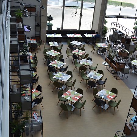 Ibis Styles Dubai Jumeira Exterior foto