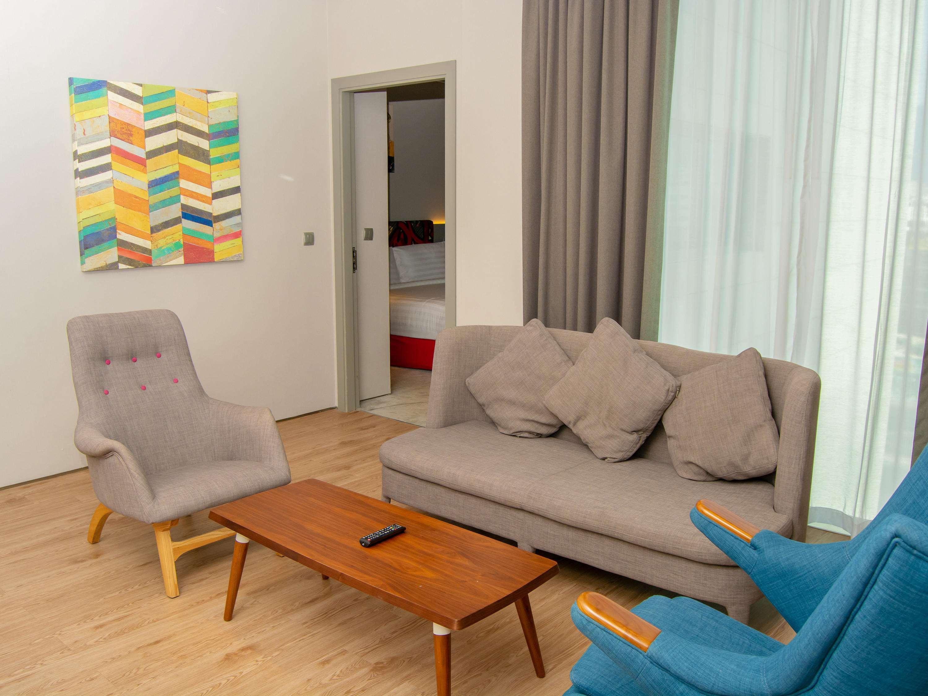 Ibis Styles Dubai Jumeira Exterior foto