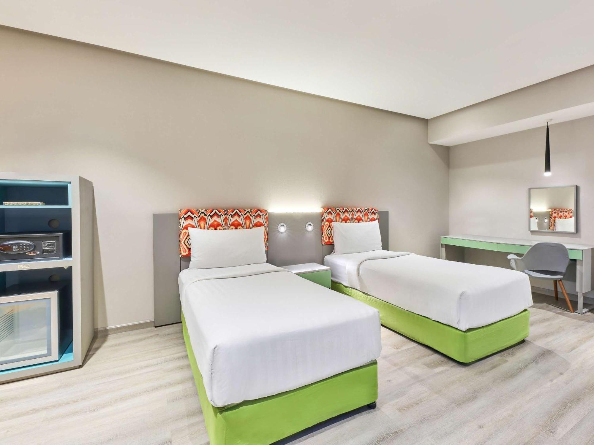 Ibis Styles Dubai Jumeira Exterior foto